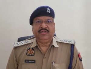 सवारियों से भरी बस पलटी