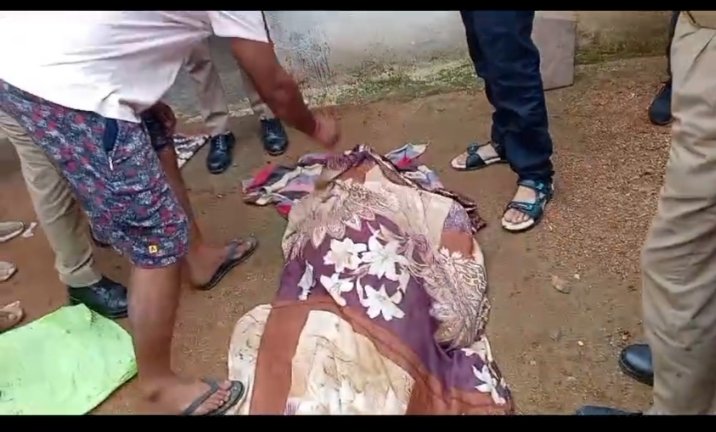 कुल्हाड़ी से जानलेवा हमला