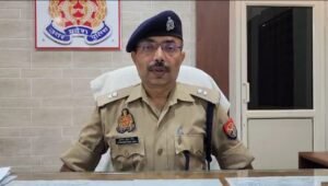 तीन शातिर वाहन चोर गिरफ्तार