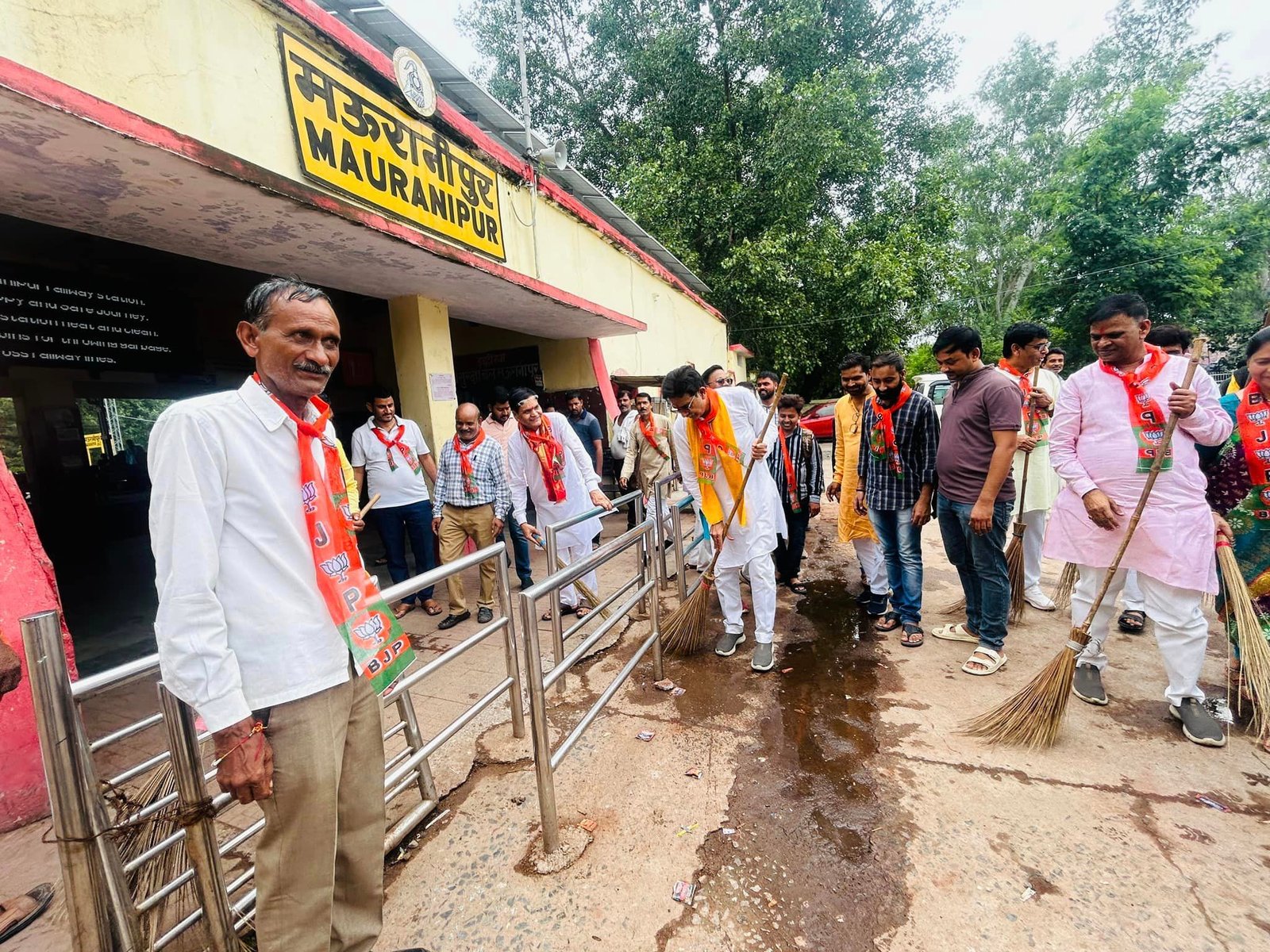 सांसद अनुराग शर्मा