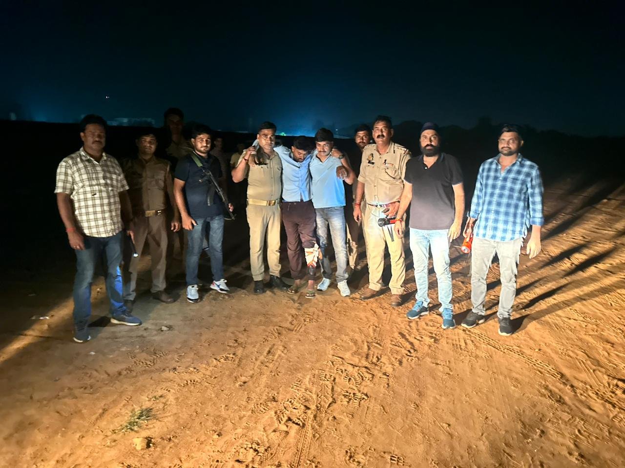 दो शातिर मुठभेड़ में गिरफ्तार