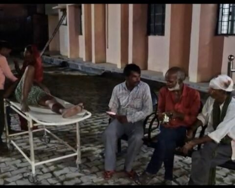 अर्थी को कंधा देने को लेकर विवाद