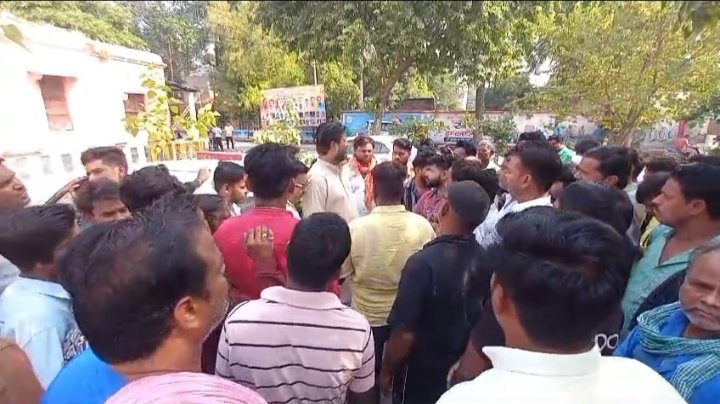  नगर निगम का घेराव