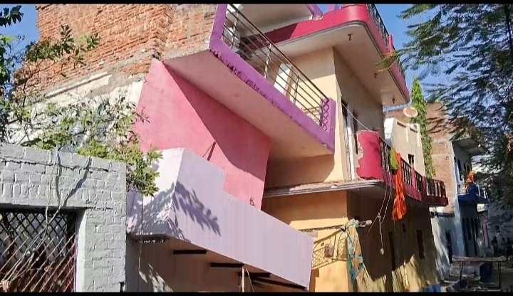 मकान ढहा