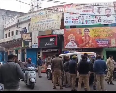 कांग्रेसियों को किया नजरबंद