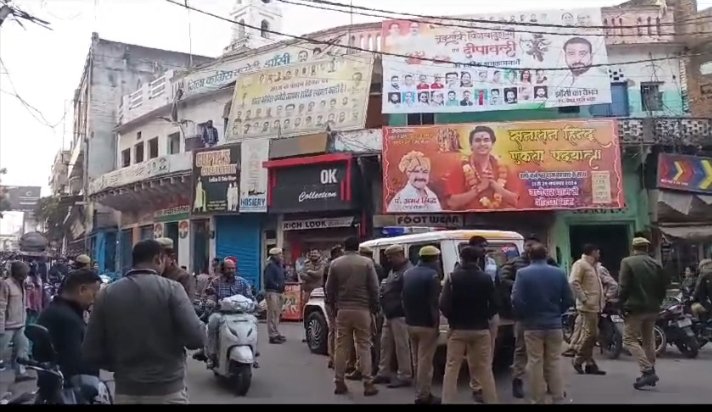 कांग्रेसियों को किया नजरबंद