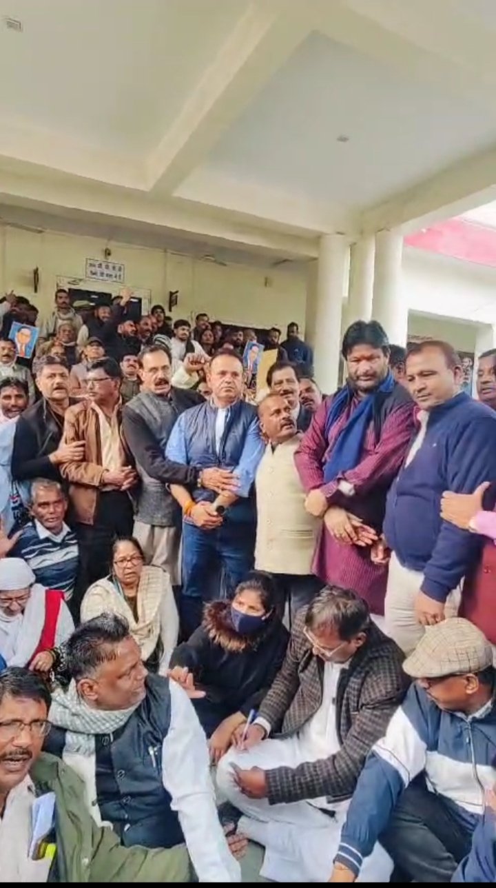 पैदल मार्च