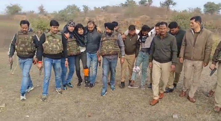 आरोपियों पर पुलिस ने कसा शिकंजा