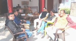 कांग्रेसियों को किया नजरबंद