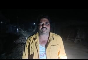 जमकर चले लाठी-डंडे़