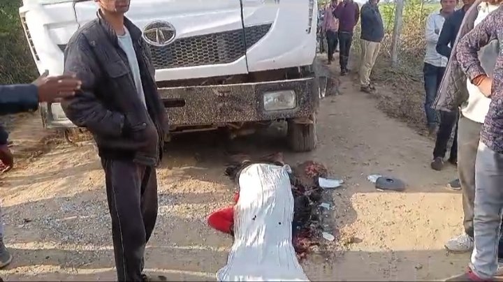 डंपर की टक्कर