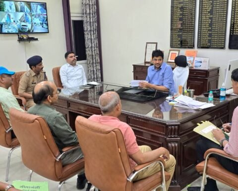 सरकारी डॉक्टरों पर प्रशासन कसेगा शिकंजा