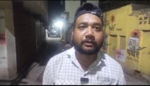 मासूम के साथ खींचतान
