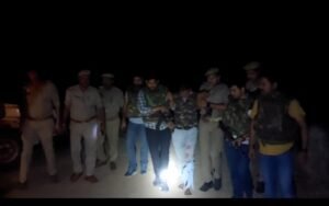 पशुतस्करों को मुठभेड़ में पुलिस ने धर दबोचा