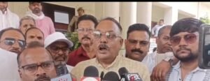 कांग्रेस ने खोला मोर्चा