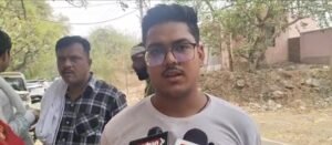 युवक का शव