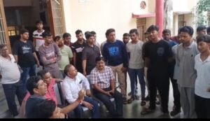 बीयू में छात्रों और गार्डों के बीच मारपीट