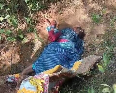 महिला का शव