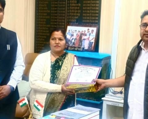 महिला बीएलओ सम्मानित