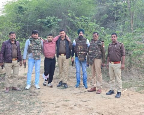 रंगदारी मांगने के आरोपी मुठभेड़ में गिरफ्तार