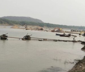 बेतवा अवैध खनन से बेहाल