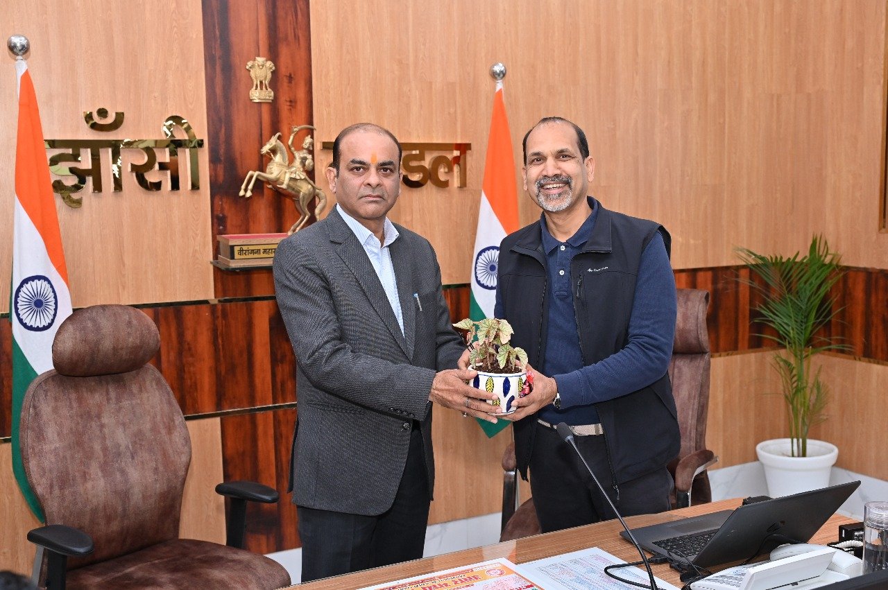 झांसी ।उत्तर मध्य रेलवे के झांसी रेल मंडल में आज जल संरक्षण विषय पर एक महत्वपूर्ण एवं जागरूकता-प्रधान सेमिनार का आयोजन किया गया।