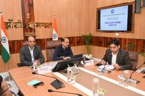 झांसी ।उत्तर मध्य रेलवे के झांसी रेल मंडल में आज जल संरक्षण विषय पर एक महत्वपूर्ण एवं जागरूकता-प्रधान सेमिनार का आयोजन किया गया।