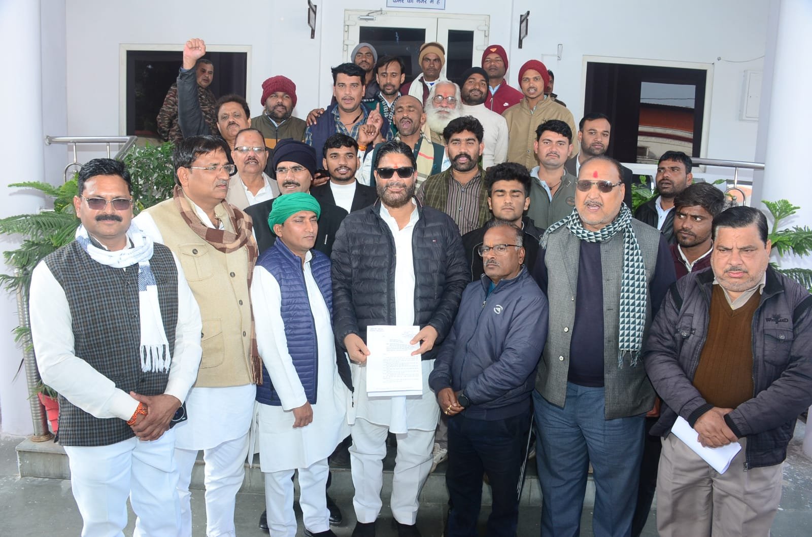 कांग्रेसियों ने दिया ज्ञापन