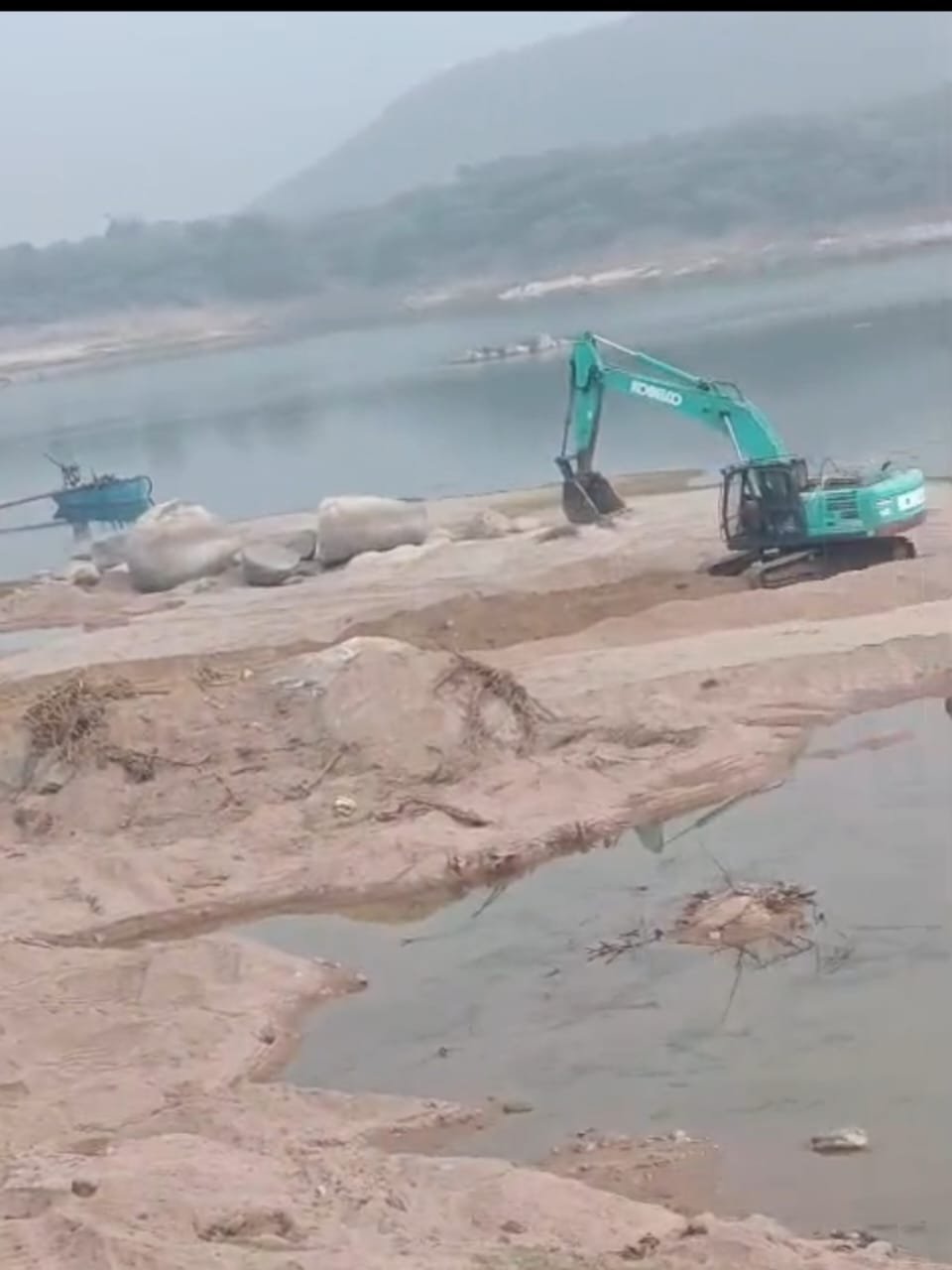 खनन माफियाओं के हौसले बुलंद