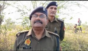 झोपडी से मिला बुज़ुर्ग का शव 