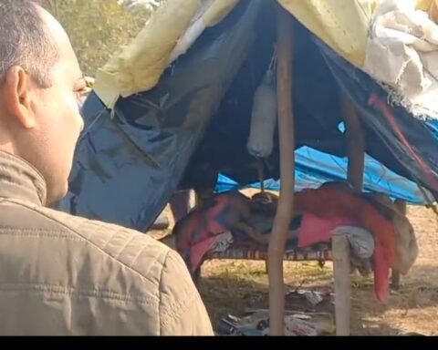 झोपडी से मिला बुज़ुर्ग का शव