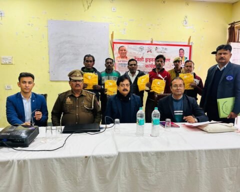 झांसी-ऑटो-ई-रिक्शा-चालक