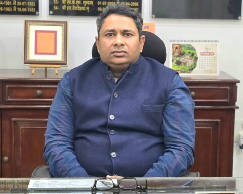 जिलाधिकारी ने दीं शुभकामनाएं