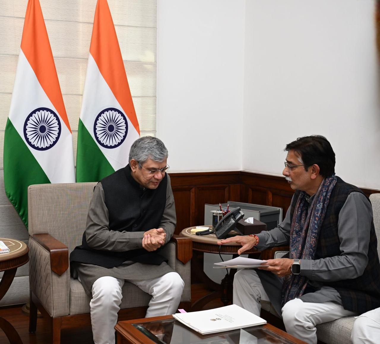 सांसद अनुराग शर्मा