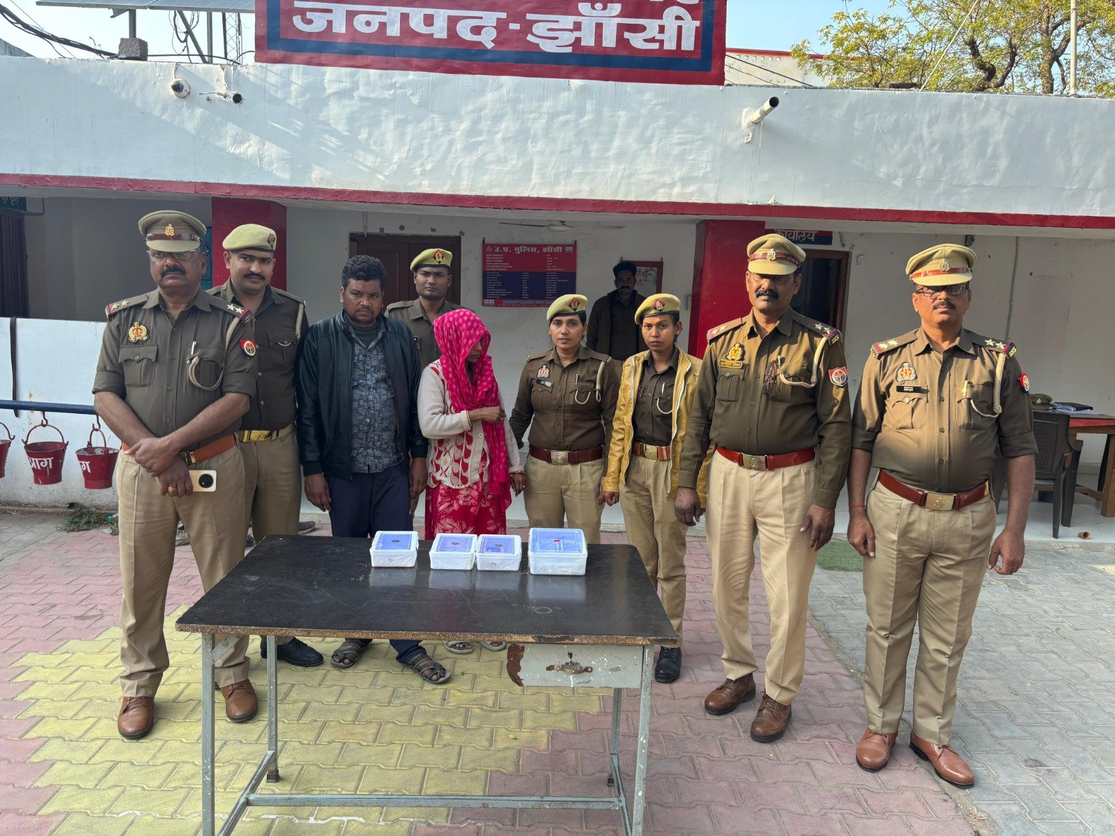 शातिर दंपती गिरफ्तार