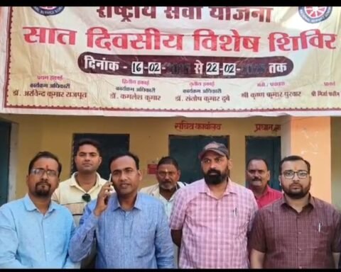 पंचायत सचिव ने छात्राओं के शिविर में किया हंगामा