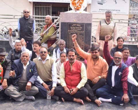 कांग्रेसियों ने किया शांतिपूर्ण प्रदर्शन