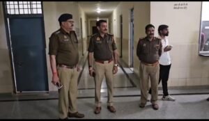 ट्रैक्टर-ट्रॉली पलटी