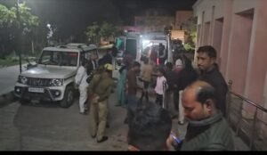 ट्रैक्टर-ट्रॉली पलटी