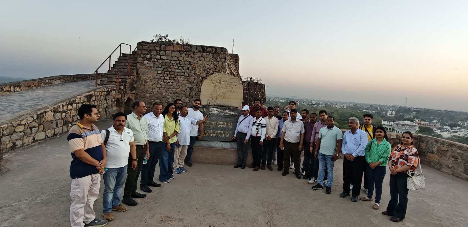 फैम टूर का आयोजन