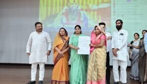 आंगनबाड़ी सहायिकाओं को बांटे गए नियुक्त पत्र