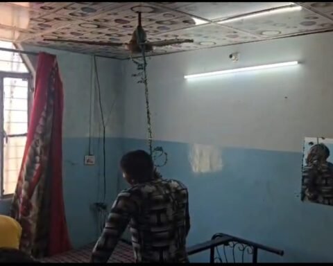 युवक का शव मिला फांसी के फंदे से लटका