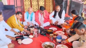 सामूहिक टिफिन बैठक