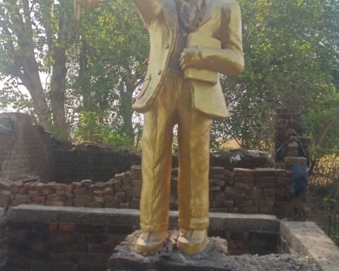डॉ. अंबेडकर की प्रतिमा को किया क्षतिग्रस्त