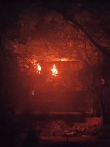 सिलेंडर ब्लास्ट से भीषण आग