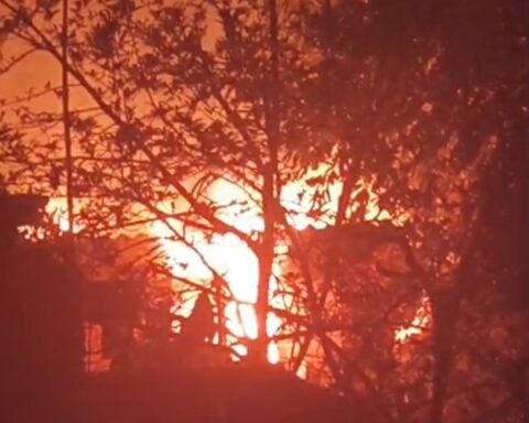 सिलेंडर ब्लास्ट से भीषण आग