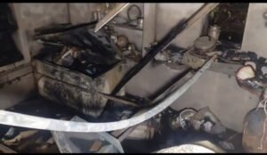 सिलेंडर ब्लास्ट से भीषण आग