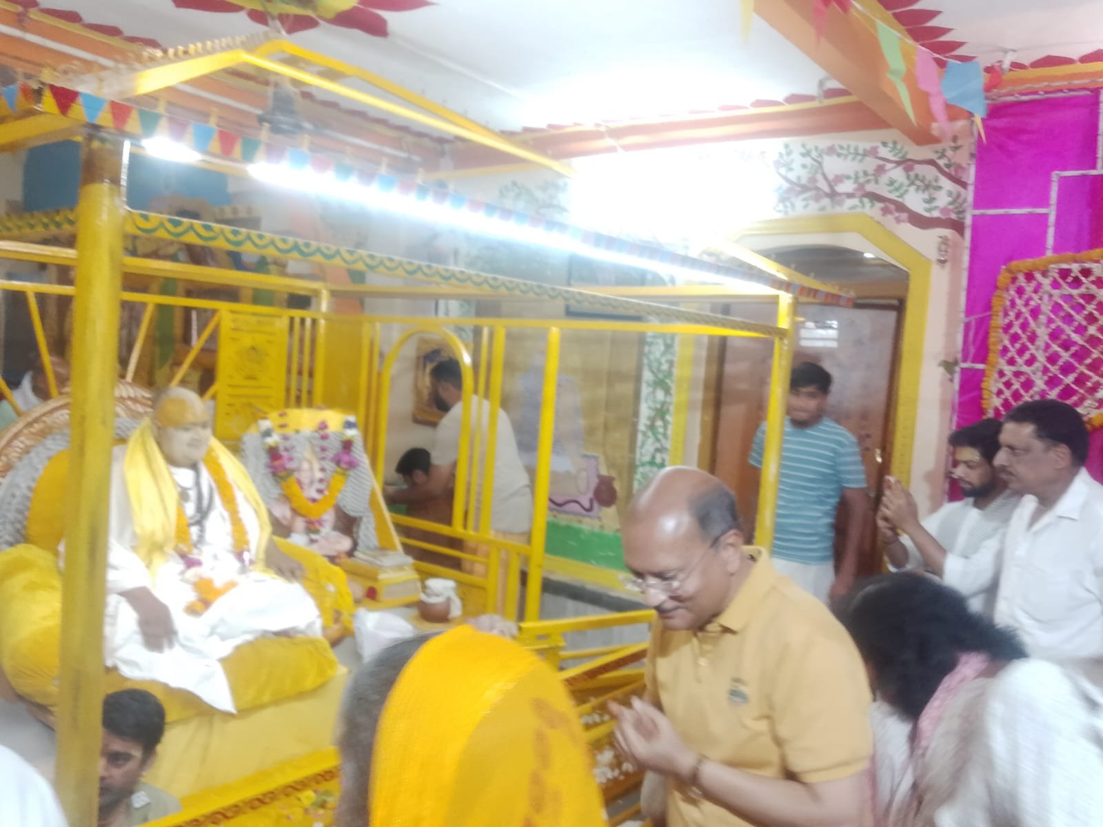 कुंजबिहारी मंदिर में