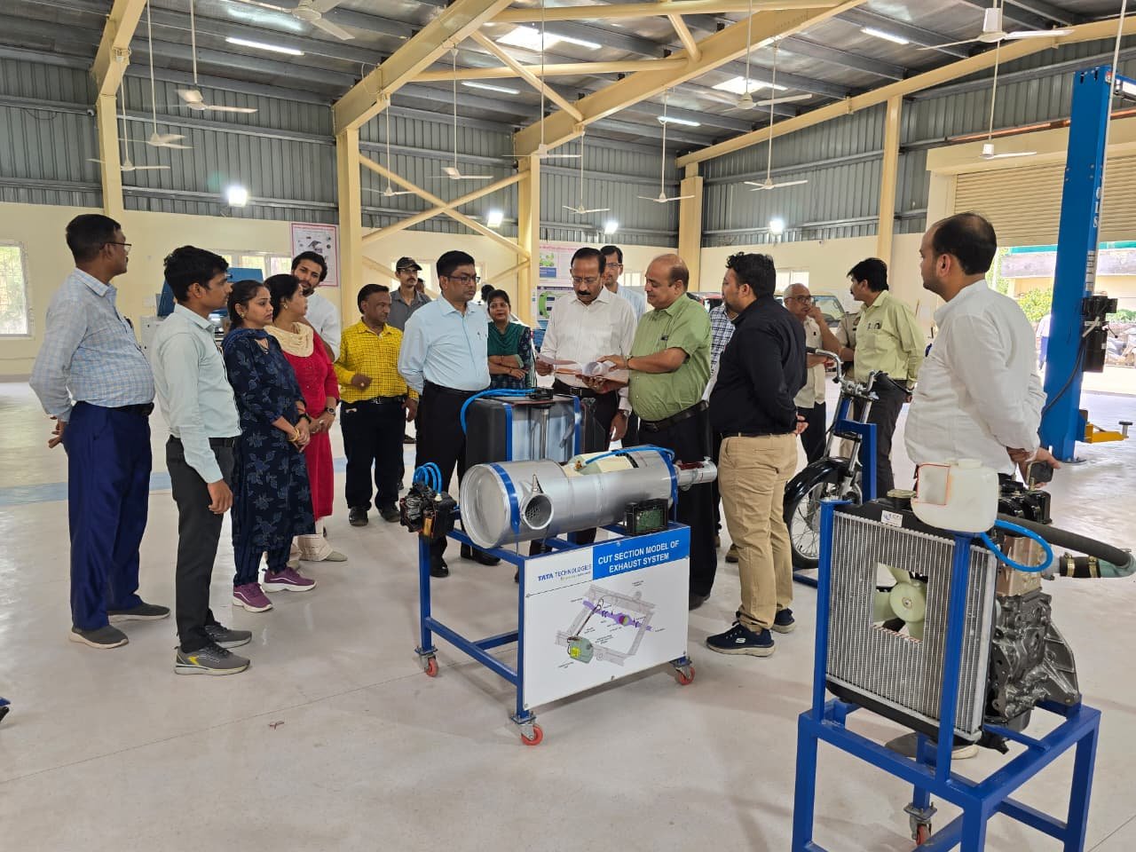 मंडलायुक्त  बिमल कुमार दुबे