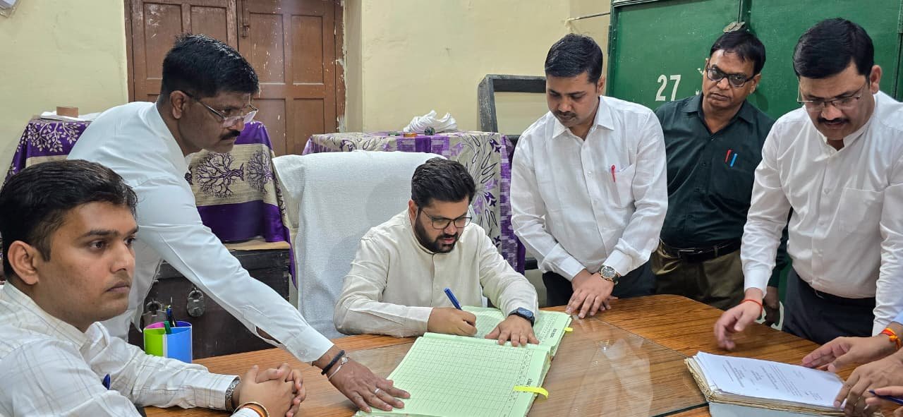 नए जिलाधिकारी गौरांग राठी